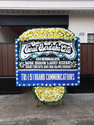 Papan Bunga Duka di Sidemen